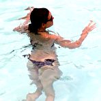 Third pic of Katie Holmes in bikini with Tom Cruise poolside shots