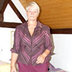 First pic of This mature slut loves to play dirty games