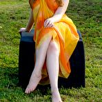 First pic of Kloe Kane's sexy body is just covered with some colourful cloth | Nextdoor Mania