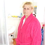 First pic of naughty housewife getting dirty in her bathtub