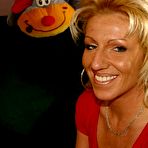 Fourth pic of Reife Frau von zwei Kerlen gefickt