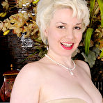 First pic of Mature Pictures Featuring 31 Year Old Goldie Ray From AllOver30