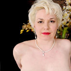 Third pic of Mature Pictures Featuring 31 Year Old Goldie Ray From AllOver30