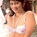 First pic of Rodox dirty 70's lady fucked by peeping tom