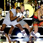 Third pic of Katy Perry sexy performs at 2013 MTV Video Music Awards