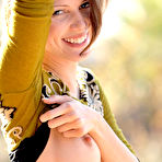 Second pic of First Time Videos Girls |  Jenny | Hot nearly nineteen year old teen babe flashing her gash