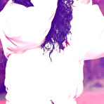 Second pic of Rihanna performs at 2014 MTV Movie Awards