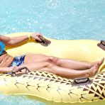 Fourth pic of Britney Spears caught in blue bikini