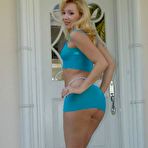 First pic of Ass Parade - Hot babes with giant round booties! 