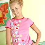 First pic of Clubseventeen.com - 18 Year old girl going naughty