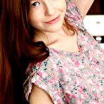 First pic of Emily Bloom Posing Nude On All Four - Erotiq Links