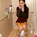 First pic of YOUNG COURTESANS -//- Young college girls sleep with strangers for cash!