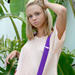 First pic of Sexy hot chick strips down outdoors