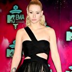 Second pic of Iggy Azalea wardrobe malfunction at MTV Europe Music Awards