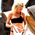 First pic of Heather Locklear - the most beautiful and naked photos.