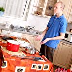 First pic of Girls Abuse Guys