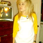 Second pic of Sex girlfriend pics :: Careful picture set of a group of sexy hot dilettante.. 