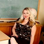 First pic of Chubby Loving - Mature BBW Strips In Classroom