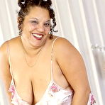 Fourth pic of Chubby Loving - Pierced Bigtits Mature BBW Spreading