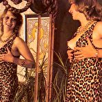 Second pic of Rodox seventies lady preparing for a horny threesome