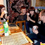 First pic of YOUNG SEX PARTIES // teenagers hanging out and fucking loud!