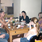 First pic of YOUNG SEX PARTIES // teenagers hanging out and fucking loud!