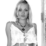 Third pic of DARIA B  BY PASHA - PRESENTING DARIA - ORIG. PHOTOS AT 3800 PIXELS - &copy; 2006 MET-ART.COM