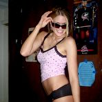 Second pic of Real amateur girlfriends having sexNice sexy hot amateur girls posing in front of camera