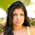 First pic of Jezebele &ndash; Jezebele takes it off outdoors