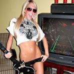 First pic of Yummy blonde bikinibabe Foxy Jacky