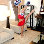 First pic of Alyssa - IKnowThatGirl.com