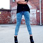 First pic of Sarah McDonald in jeans