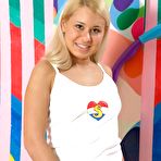 Second pic of Clubseventeen Blonde girl showing her pussy