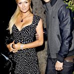First pic of Paris Hilton shows cleavage paparazzi shots