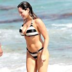First pic of Kelly Brook deep cleavage in striped bikini