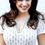 Third pic of Busty Kelly Brook sexy paparazzi shots