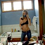 First pic of Sexting18 - Amateur Sexting Pictures and Self Shot Videos | Mirror Girlfriends!
