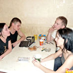 First pic of YOUNG SEX PARTIES // teenagers hanging out and fucking loud!