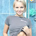 First pic of Amateur Chick Jessy First Timer - ChickiPorn