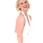 First pic of VirtuaGirlHD