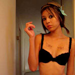 First pic of Sex girlfriend pics :: Playful chick posing around the house 