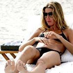 Third pic of Cameltoe free photo gallery - Celebrity Cameltoes