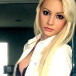 Second pic of Sex girlfriend pics :: Hot teen hottie enjoys hard weenie in her mouth 