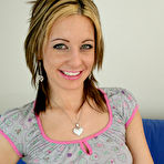 First pic of Yanks.com Real Girls Masturbating