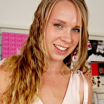 First pic of Yanks.com Real Girls Masturbating