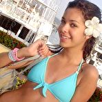 Fourth pic of Sex girlfriend pics :: Beautiful Latin babe takes a massive one in her face.. 