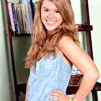 First pic of NaughtyMag.com - Elizabeth Bentley - She a horny wee girl