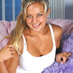 Third pic of Hot Blonde Teen Girl