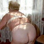 Fourth pic of Free Granny Elisabeth 001