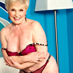 Second pic of 40SomethingMag.com - Jewel - She's 60 Something And Sexier Than Ever!